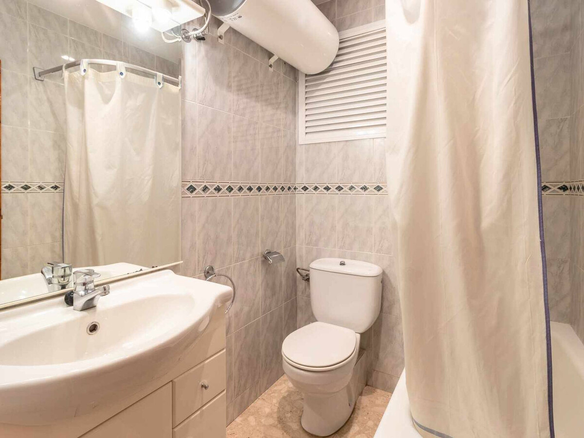 Appartement 2 chambres à 2 min de la plage Sant Pol - Photo 13
