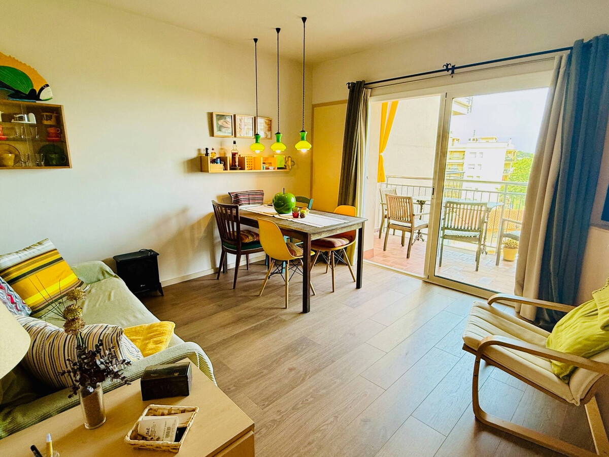 Appartement rénové S'Agaró, vue mer et terrasse - Photo 2