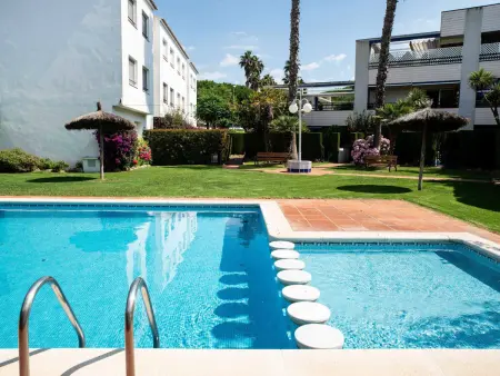 Appartement 2 chambres avec terrasse et piscine : photo 3