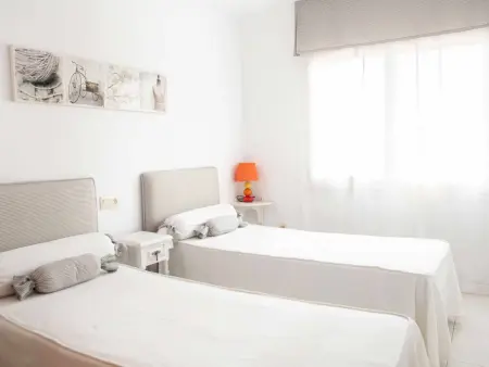 Appartement 2 chambres avec terrasse et piscine : photo 23