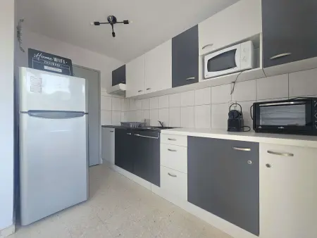 T1 lumineux 34m² avec parking à Balaruc-les-Bains : photo 9