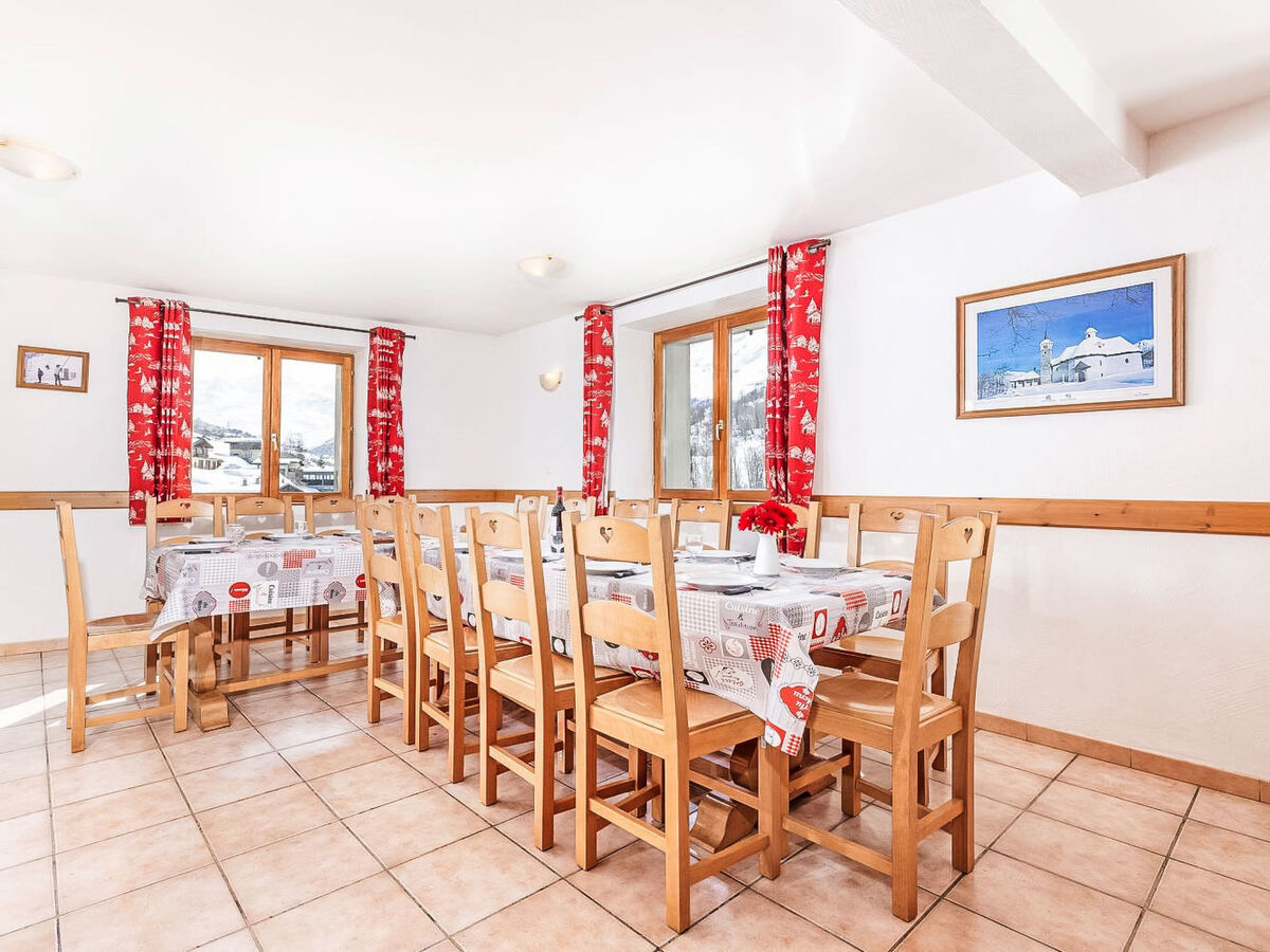 Chalet 15 pers., 7 chambres aux Menuires avec vue Belleville - Photo 8