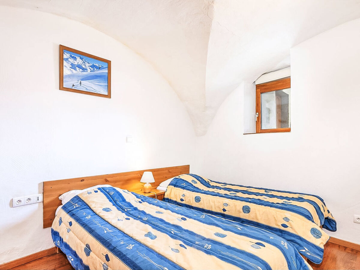 Chalet 15 pers., 7 chambres aux Menuires avec vue Belleville - Photo 11