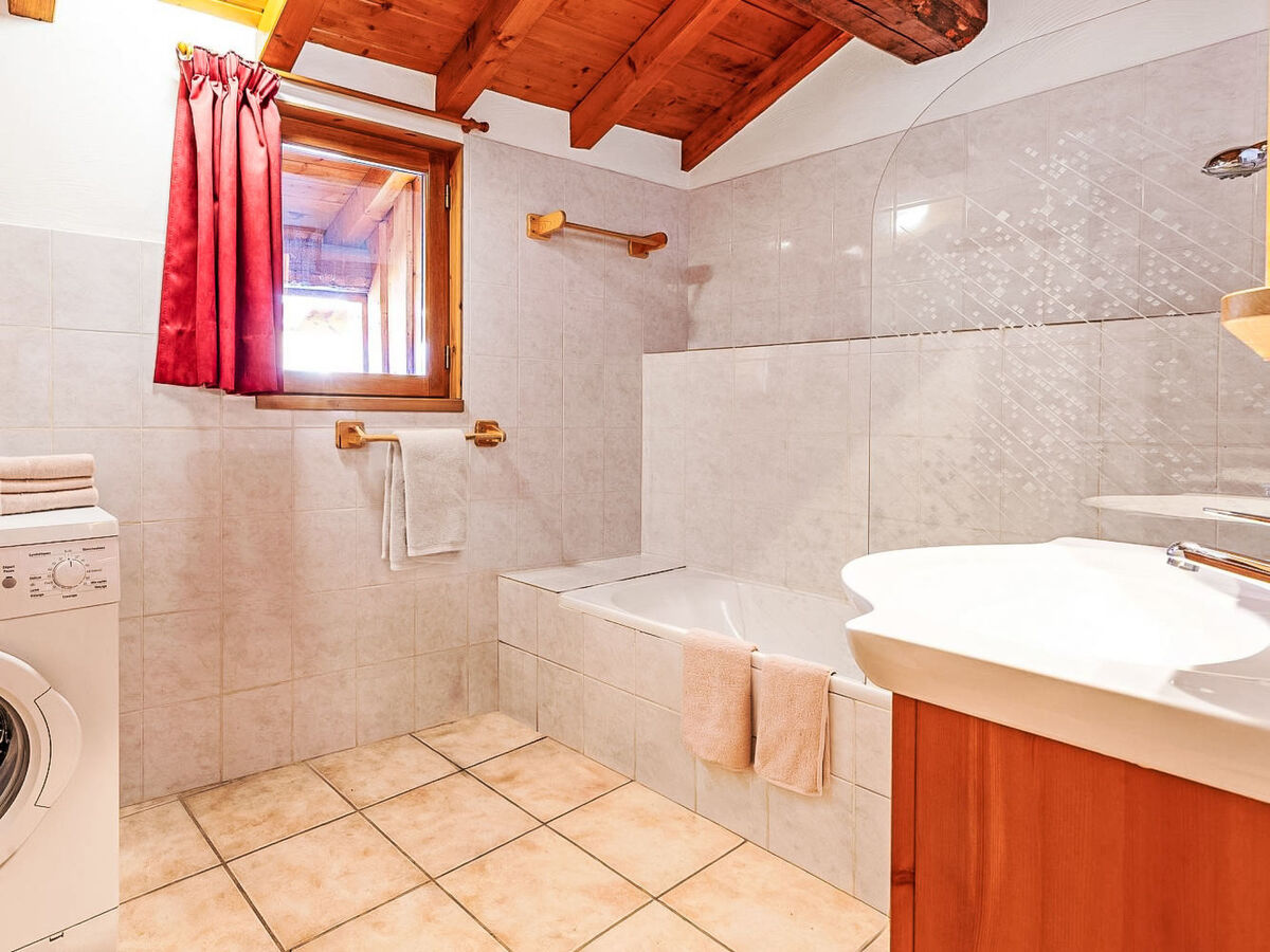 Chalet 15 pers., 7 chambres aux Menuires avec vue Belleville - Photo 16