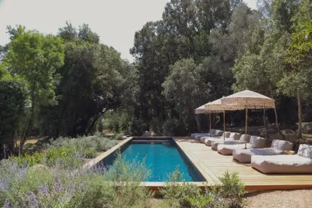 Location villa à Porto Vecchio, Spacieuse villa avec piscine privée à Porto-Vecchio