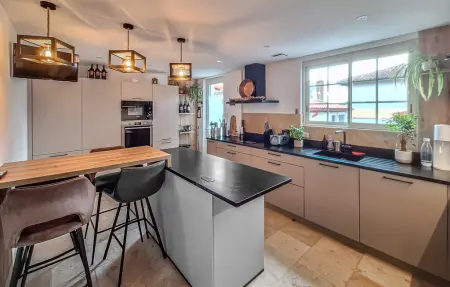 Maison rénovée 180 m² avec jardin à Dax : photo 7