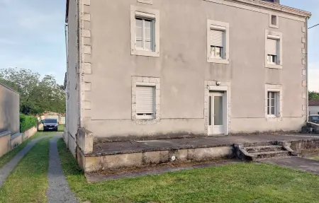 Location appartement à Savignac les Églises, Charmant Appartement