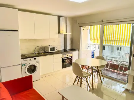 Location appartement à Los Cristianos, Studio spacieux à 100m de la plage, idéal pour couples
