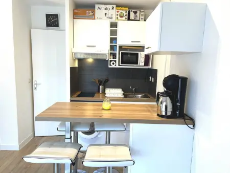 Studio climatisé Bormes-les-Mimosas, 200m plage : photo 3