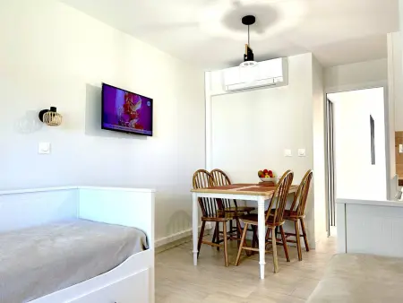 Appartement climatisé pieds dans l'eau au Lavandou : photo 3