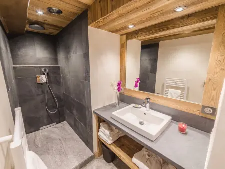 Appartement 8 pers. au cœur du Vieux Val-d'Isère, 50m des pistes : photo 9