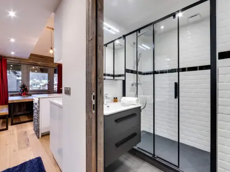 Duplex 6 pers. rénové, accès direct pistes à Val-d'Isère : photo 7