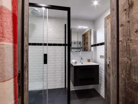 Duplex 6 pers. rénové, accès direct pistes à Val-d'Isère : photo 13