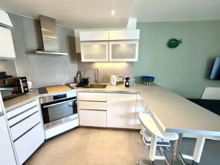 Appartement 2 pièces climatisé avec terrasse - Port Grimaud : photo 9