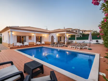 Location villa à Albufeira, Villa avec piscine et climatisation - 6 pers.