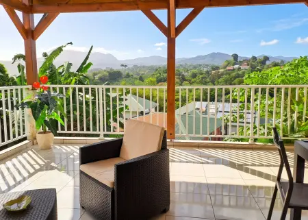 Appartement 86 m² avec terrasse et vue montagne à Gros-Morne : photo 1