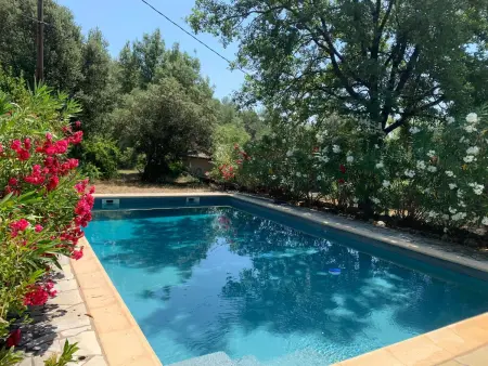 Location maison à Figanières, Chambre agréable avec piscine privée à Figanières