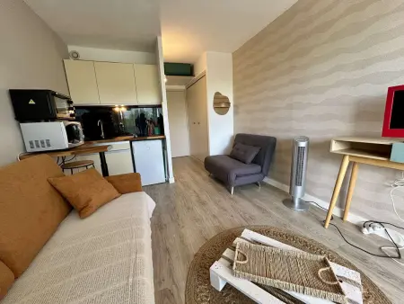 Studio rénové avec terrasse vue dégagée - Cap d'Agde : photo 9