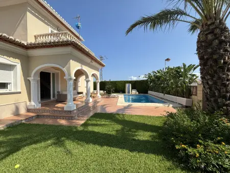 Location villa à Denia, Villa moderne à Denia avec piscine privée pour 6 personnes