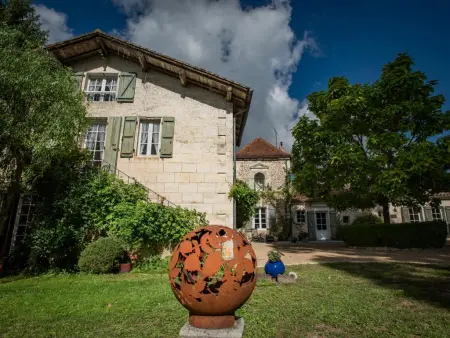 Petit Vingne : maison avec piscine privée près d'Aubeterre, Edon : photo 40