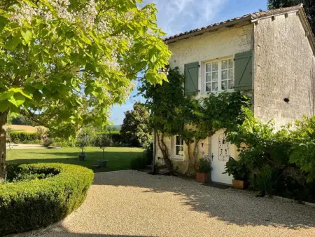 Petit Vingne : maison avec piscine privée près d'Aubeterre, Edon : photo 41