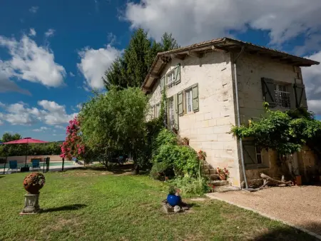 Petit Vingne : maison avec piscine privée près d'Aubeterre, Edon : photo 42
