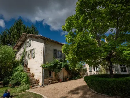 Petit Vingne : maison avec piscine privée près d'Aubeterre, Edon : photo 44