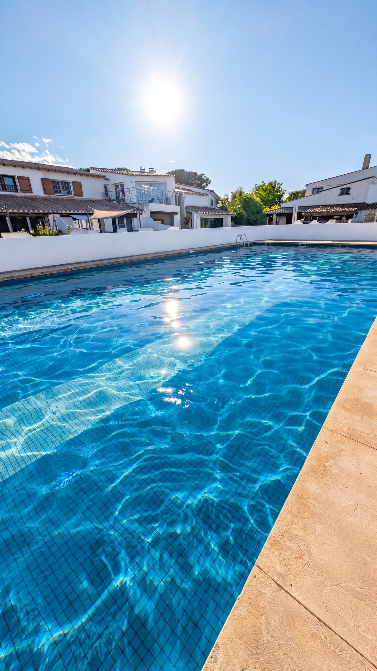 Maison 3 chambres avec piscine partagée près de la Camargue - Photo 1