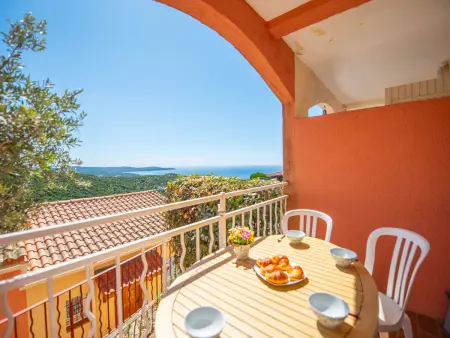 Les Sauvagières II – Appartement 48 m² à Cavalaire : photo 1