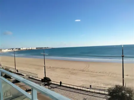 Appartement face mer rénové aux Sables-d'Olonne : photo 1