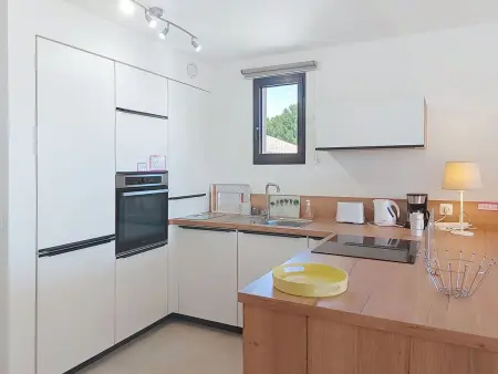 Appartement rénové 2024 à 400 m de la mer : photo 3