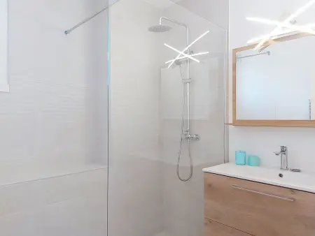 Appartement rénové 2024 à 400 m de la mer : photo 18