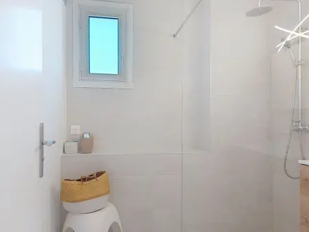 Appartement rénové 2024 à 400 m de la mer : photo 19