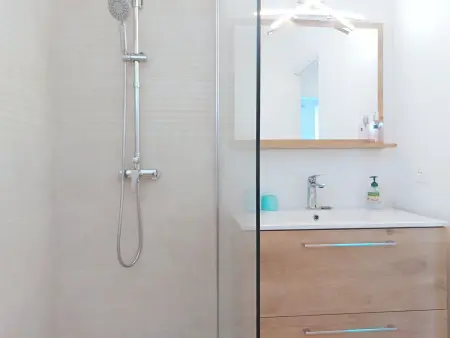 Appartement rénové 2024 à 400 m de la mer : photo 20