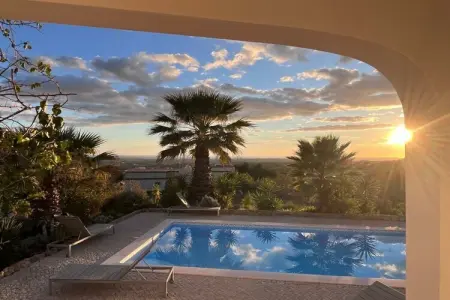Casa Sonho : maison avec piscine d'eau salée à Estoi : photo 1