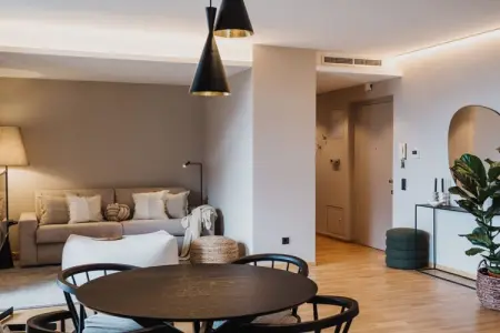 Appartement 65 m² à Meran, vue sur la ville et balcon : photo 2