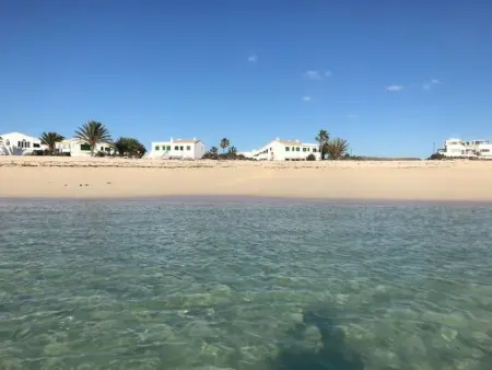Apartamento La Concha, vue montagne à 60 m de la plage : photo 1