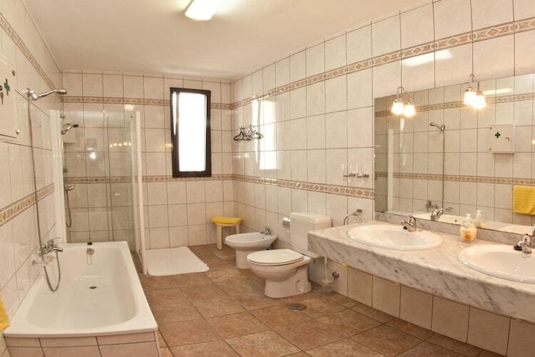 Maison 4 chambres + studio avec piscine chauffée Costa Teguise - Photo 16