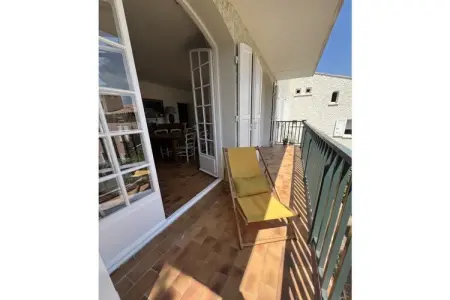 Appartement rénové 62 m² avec balcon à Saint-Cyr-sur-Mer : photo 1