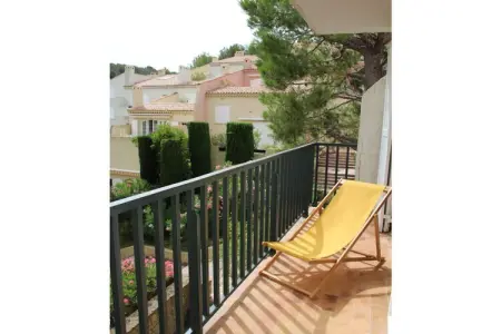 Appartement rénové 62 m² avec balcon à Saint-Cyr-sur-Mer : photo 2