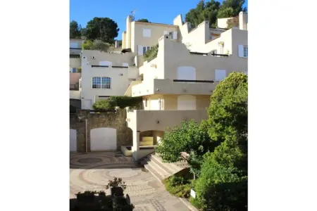 Appartement rénové 62 m² avec balcon à Saint-Cyr-sur-Mer : photo 6