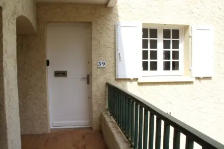 Appartement rénové 62 m² avec balcon à Saint-Cyr-sur-Mer : photo 8