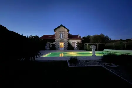 Gîte Roche Batard avec piscine privée à Barzan : photo 13