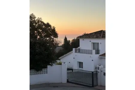 518757, Villa Andalucia près du centre - Photo 2