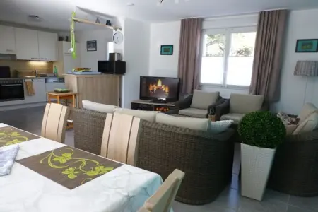 Maison plain-pied rénovée 4 pers., jardin et terrasse : photo 9