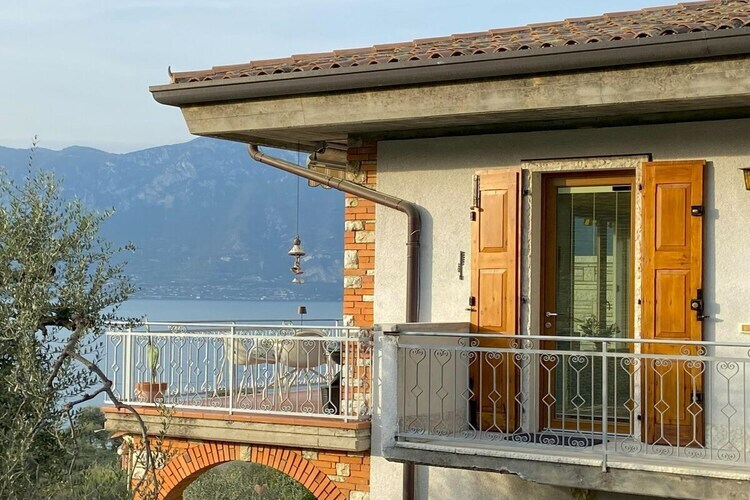 Maison vue lac à Torri del Benaco, terrasse panoramique - Photo 7