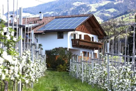Appartement Abendrot à Kuens, balcon sud avec vue Merano : photo 3