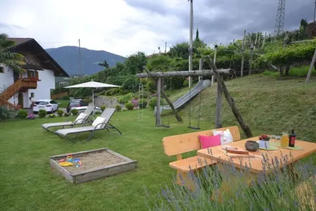 Appartement Abendrot à Kuens, balcon sud avec vue Merano : photo 11