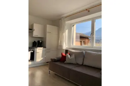 Maison 2 chambres avec terrasse et jardin à Lana : photo 3
