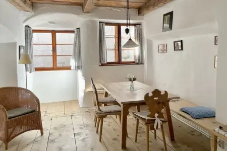 Maison médiévale étroite à Klausen, 100 m² : photo 3